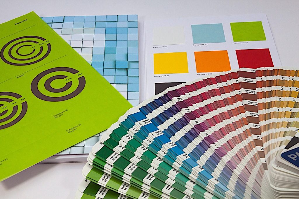 Print Quality: Colors Usage, RGB Colors, CMYK Colors, Image, & Sharp Text. Transparency Sheet, Color/Transparency Test Sheet, & PANTONE Color Swatches.